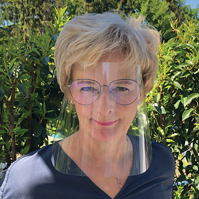 alltagsmasken-covid-19-hygienemasken-virenschutzscheibe-troepfchen